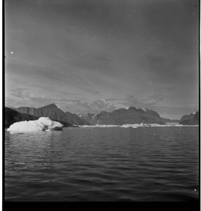 Image: Small icebergs and mountains