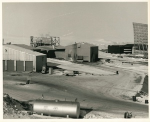 Image: Building and equipment at Thule AFB, antenna at right