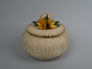 Image: Basket with flower top