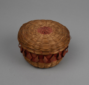 Image of Small pink ash basket 