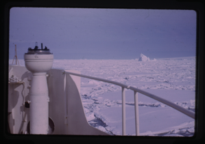 Image: Ship moving through drift ice