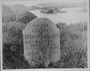 Image of Grave board and epitaph at Holsteinsborg [Sisimiut]