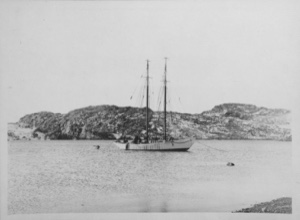 Image: Bowdoin in Refuge Harbor [Qamarfit]