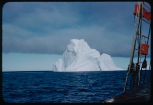 Image: Iceberg through rigging