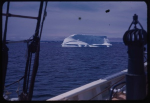 Image: Iceberg through rigging