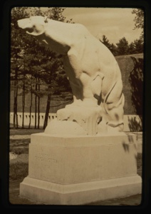 Image of Polar bear sculpture at Bowdoin College