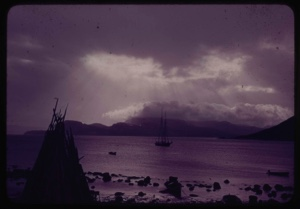 Image of Sun rays from clouds; The Bowdoin and a tupik
