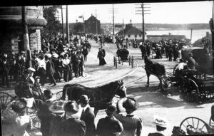 Image of Sydney crowd and carriages at celebration