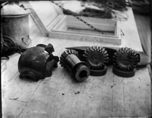 Image: Clockwork-type gear components