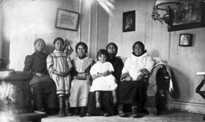Image of Inuit family in living room