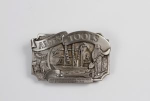 Image: Belt buckle commemorating the 