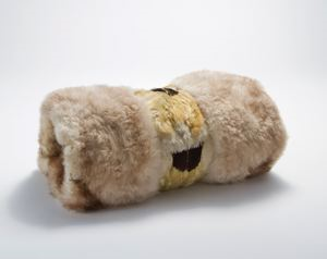 Image: Muff made from eider feathers