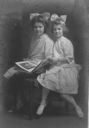 Image of Laura and Miriam Look as young girls, portrait
